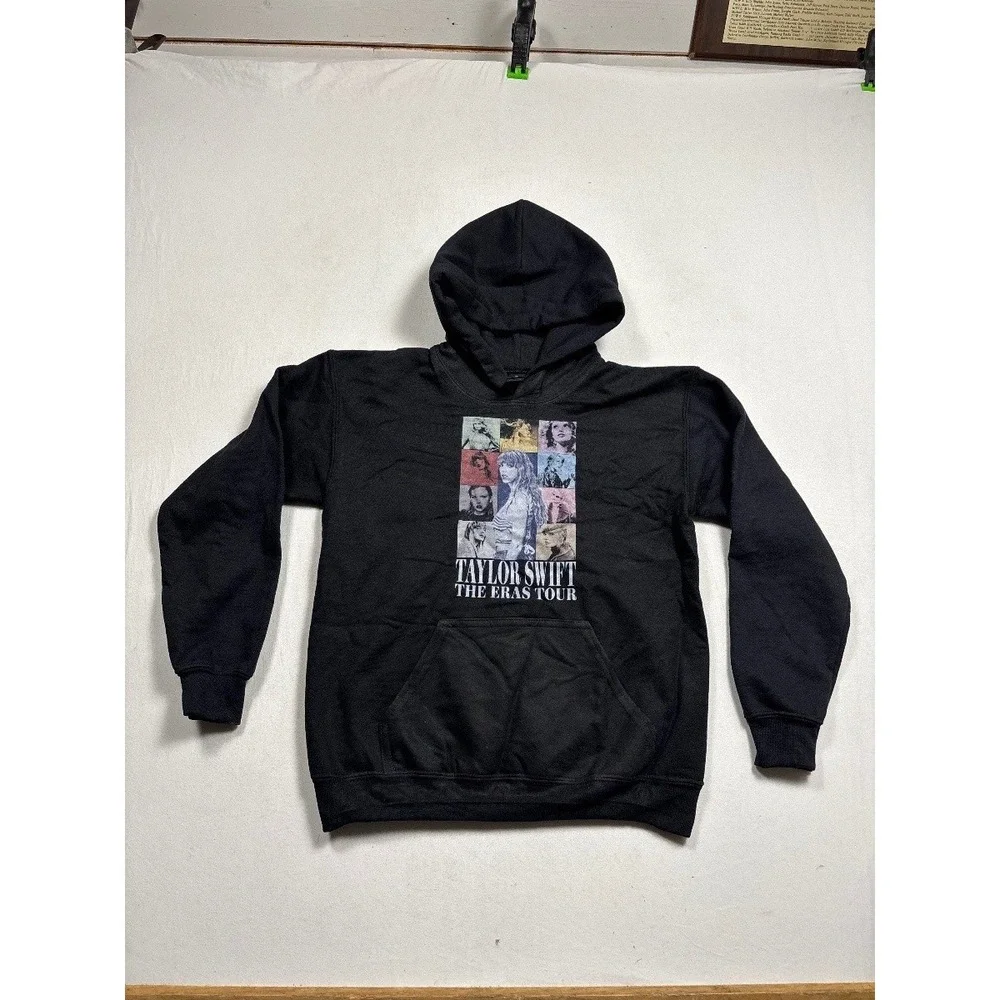 Taylor Swift Eras Tour Unisex Kids M Black Graphic Pullover Hoodie Gildan